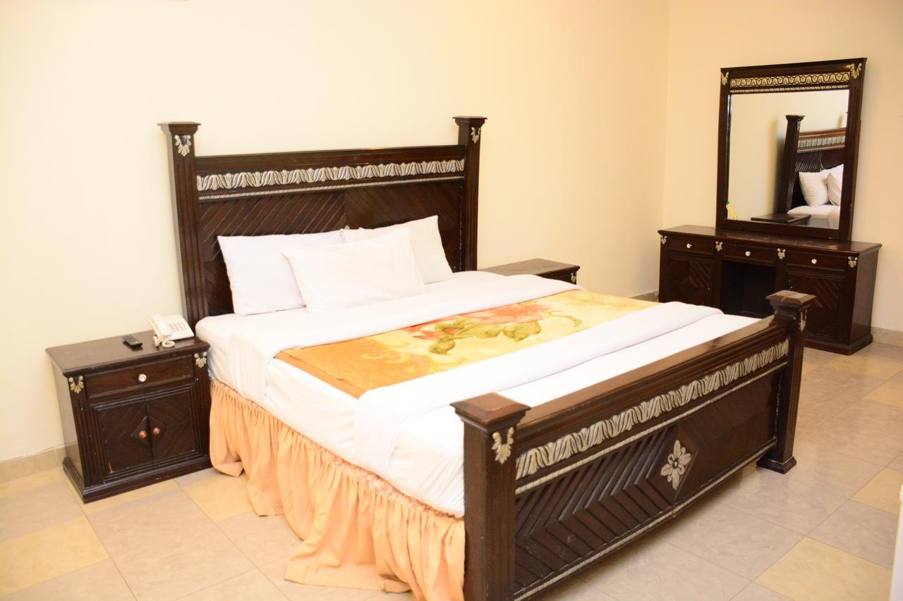 Hotel Move-N-Pick เมอร์รี ภายนอก รูปภาพ